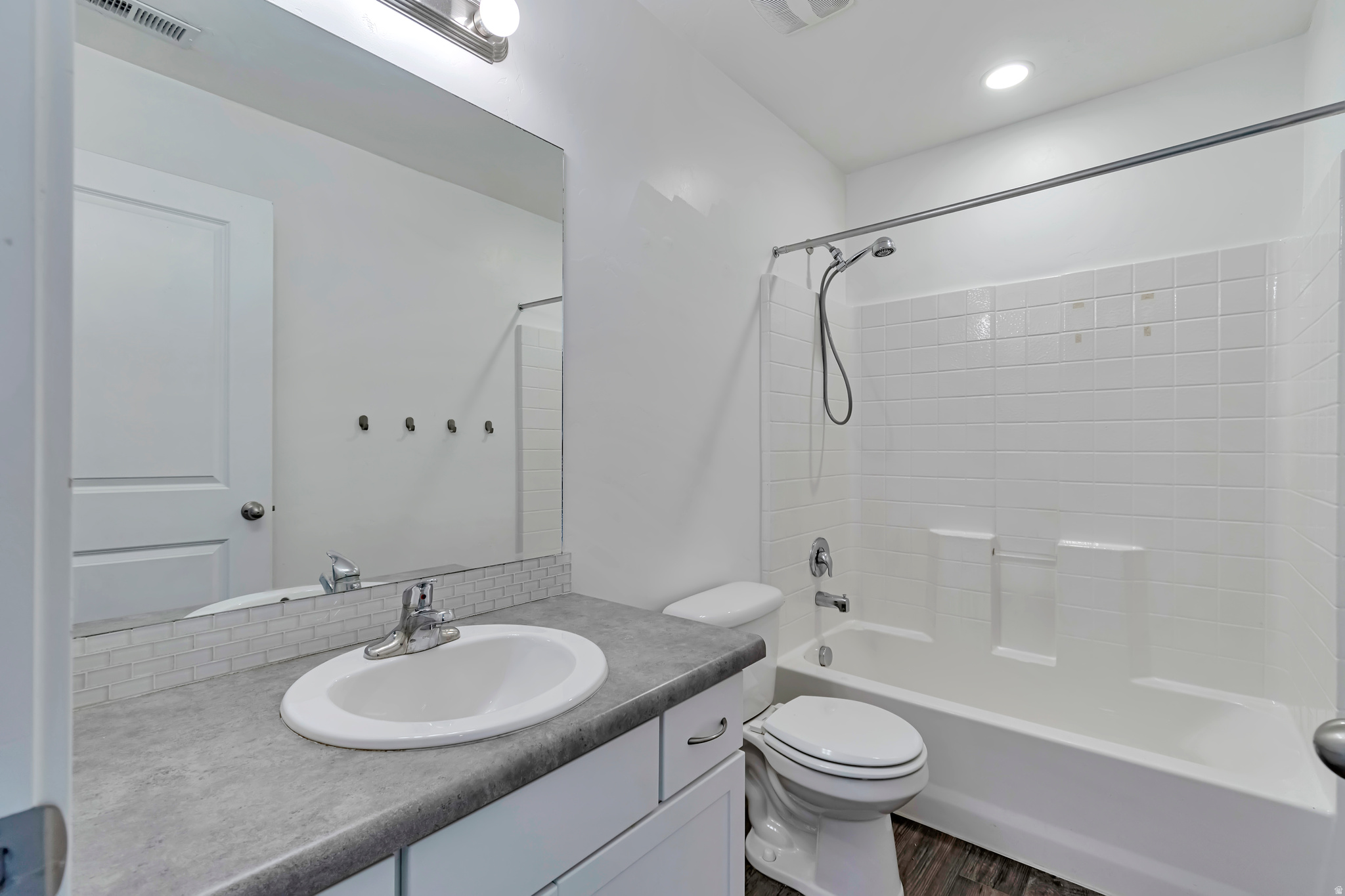 INDEPENDENCE AT THE POINT - Residential