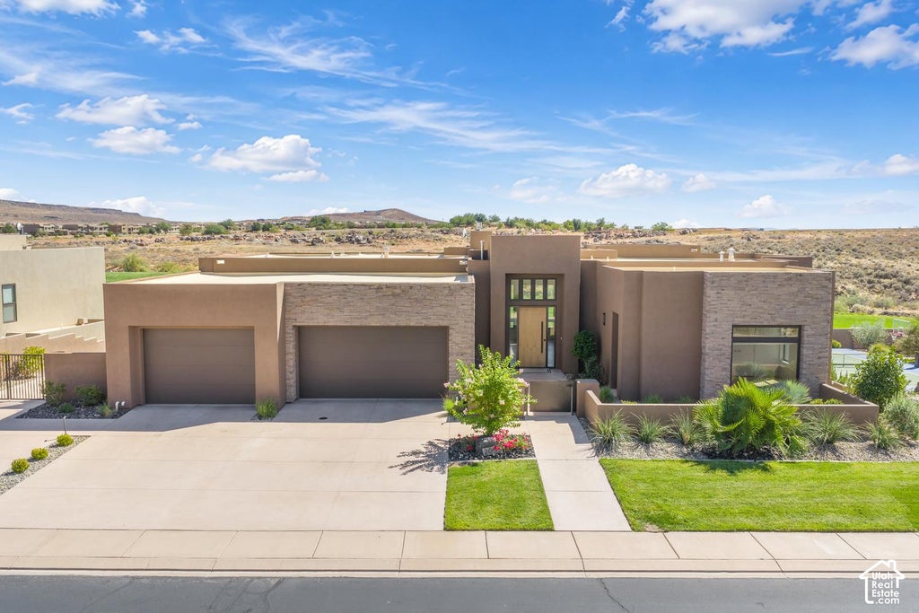 Photo of 2055 W RISING SUN DR, Saint George, UT 84770 (MLS # 2191291)