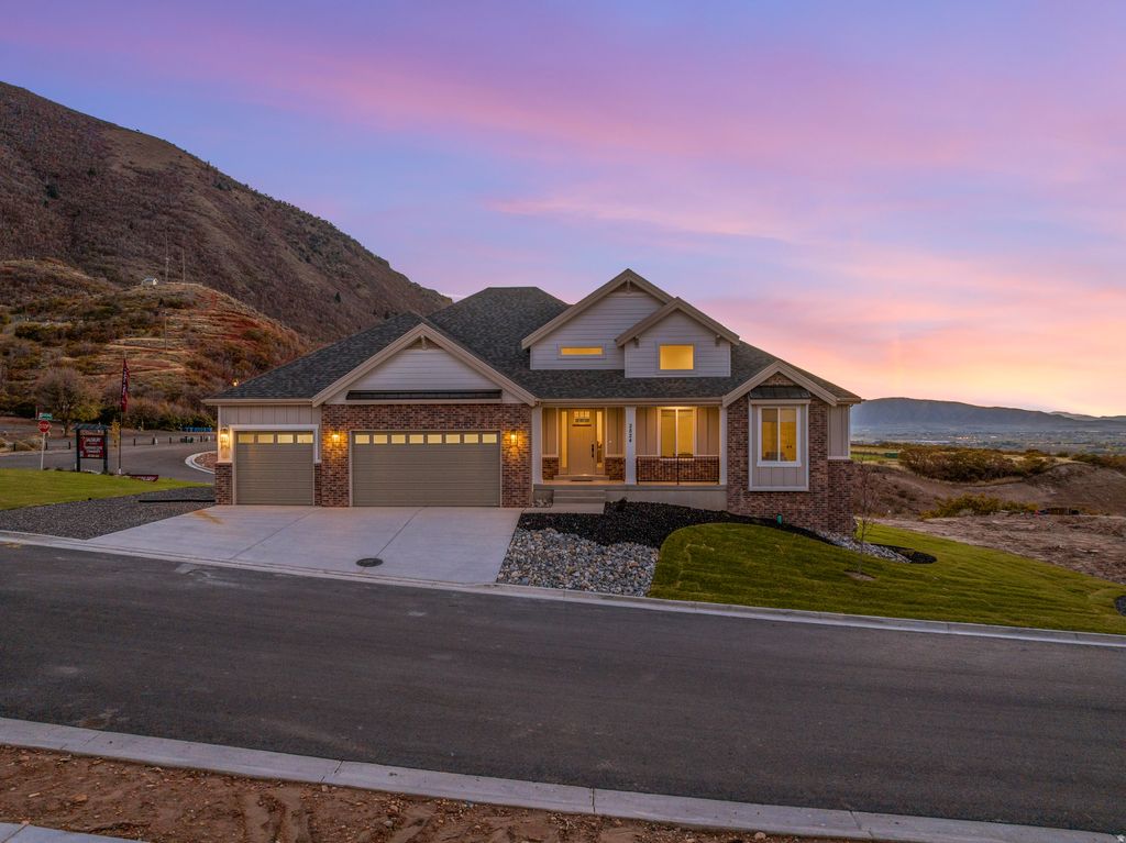 Photo of 2205 E 339 N #28, Spanish Fork, UT 84660 (MLS # 2128203)