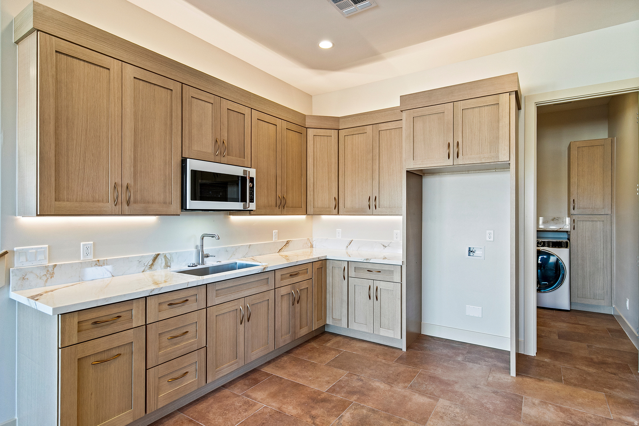 HILLSIDE ESTATES - Residential