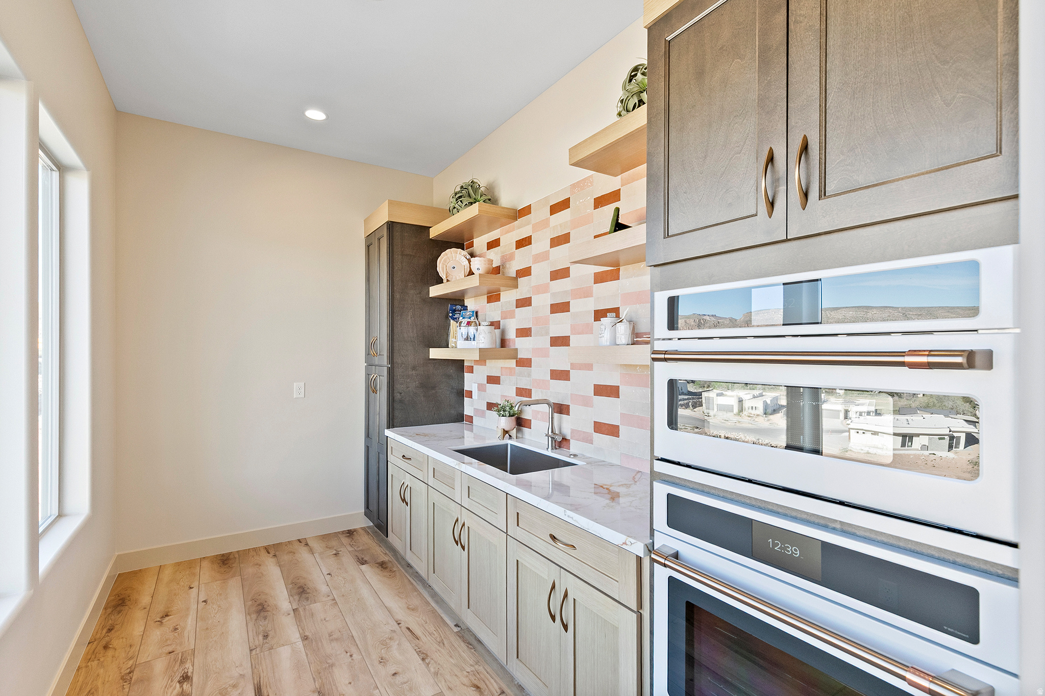 HILLSIDE ESTATES - Residential