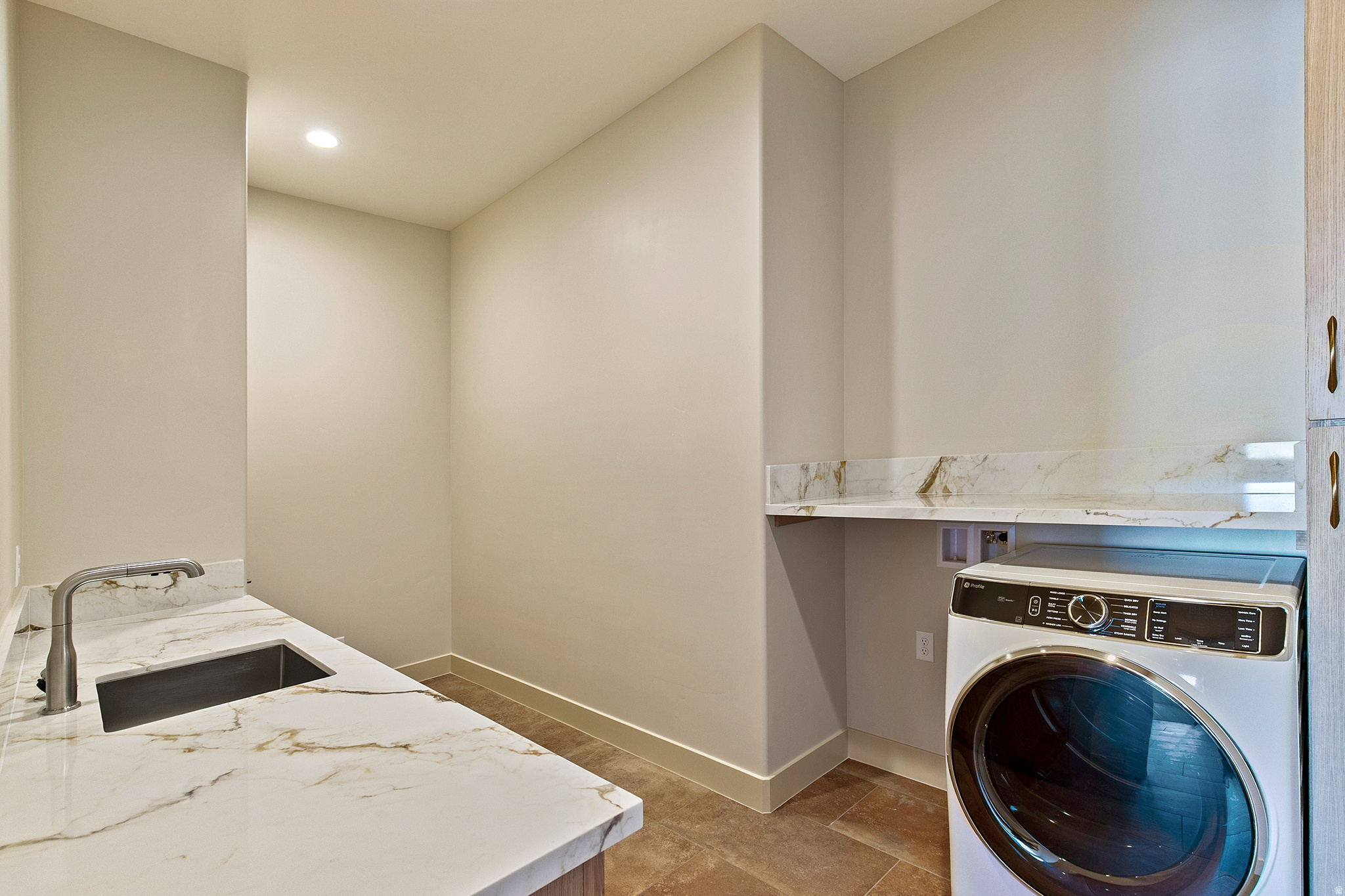 HILLSIDE ESTATES - Residential