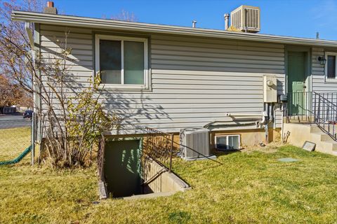 Tiny photo for 1214 N 700 W, Clinton, UT 84015 (MLS # 2122655)