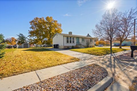 Tiny photo for 1214 N 700 W, Clinton, UT 84015 (MLS # 2122655)