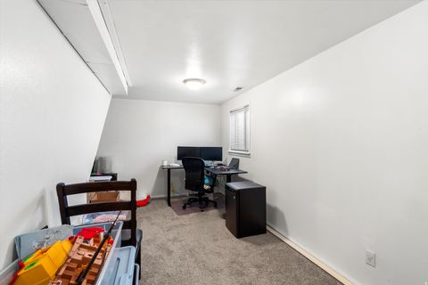 Tiny photo for 1214 N 700 W, Clinton, UT 84015 (MLS # 2122655)