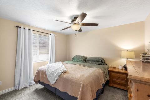 Tiny photo for 1214 N 700 W, Clinton, UT 84015 (MLS # 2122655)