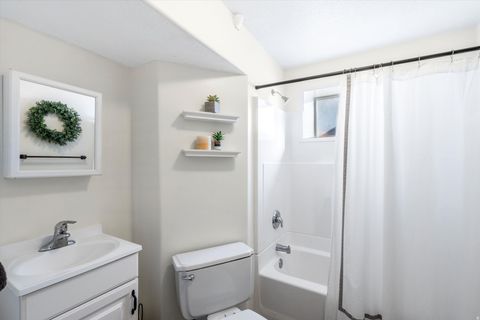 Tiny photo for 1214 N 700 W, Clinton, UT 84015 (MLS # 2122655)