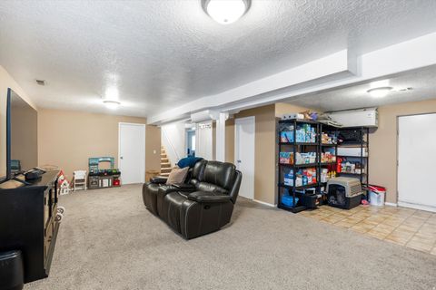 Tiny photo for 1214 N 700 W, Clinton, UT 84015 (MLS # 2122655)