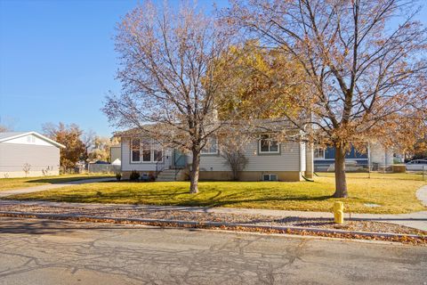 Tiny photo for 1214 N 700 W, Clinton, UT 84015 (MLS # 2122655)