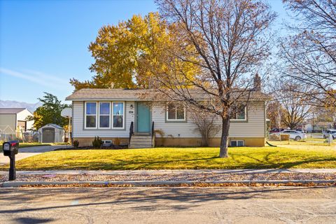 Tiny photo for 1214 N 700 W, Clinton, UT 84015 (MLS # 2122655)
