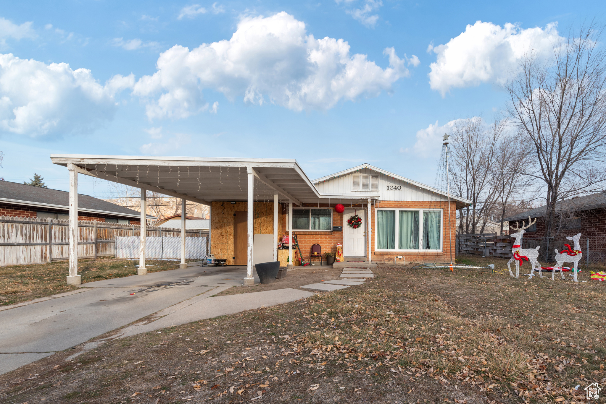 Come see this cozy 3-bedroom, 1-bathroom home in the heart of Rose Park! Located in a charming, well-maintained neighborhood, this home offers the perfect mix of comfort and convenience- this home won't last long! Located just a 9-minute drive from the SLC airport, you'll have easy access to travel while still enjoying the peace and quiet of a lovely neighborhood. With parks, shops, and downtown SLC just a short drive away, everything you need is right at your fingertips. Stop by our Open House this Saturday from 11 AM to 1 PM and take a look for yourself! You won't want to miss out on this one!