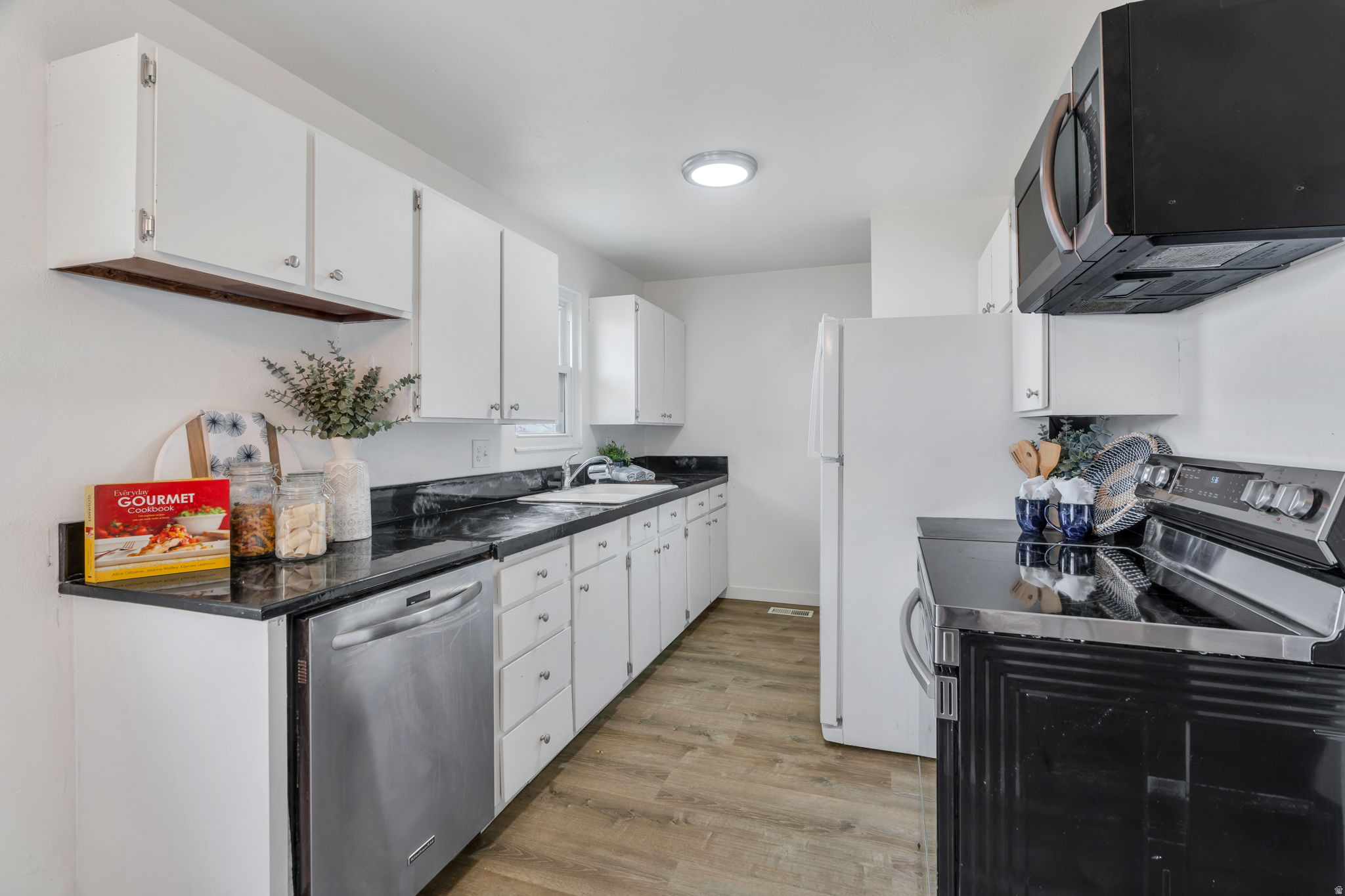 VALLEY VISTA - Residential