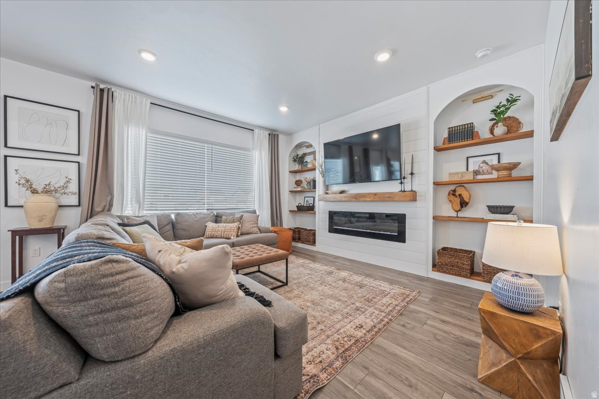 LEXINGTON GREENS - Residential