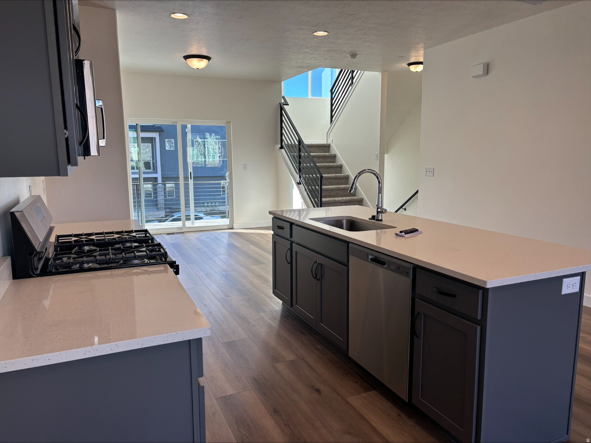 MEADOWBROOK - Residential