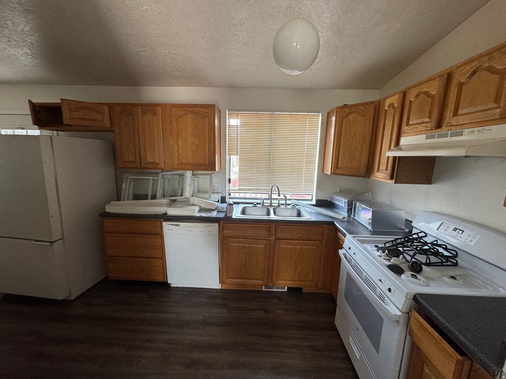 Photo of 6119 PARK WOOD DR, Salt Lake City, UT 84118 (MLS # 2171908)