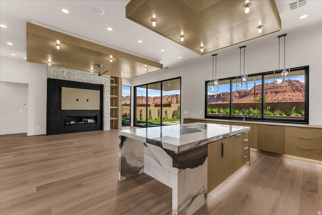 Photo of 556 W WILD INDIGO WAY, Ivins, UT 84738 (MLS # 2180735)
