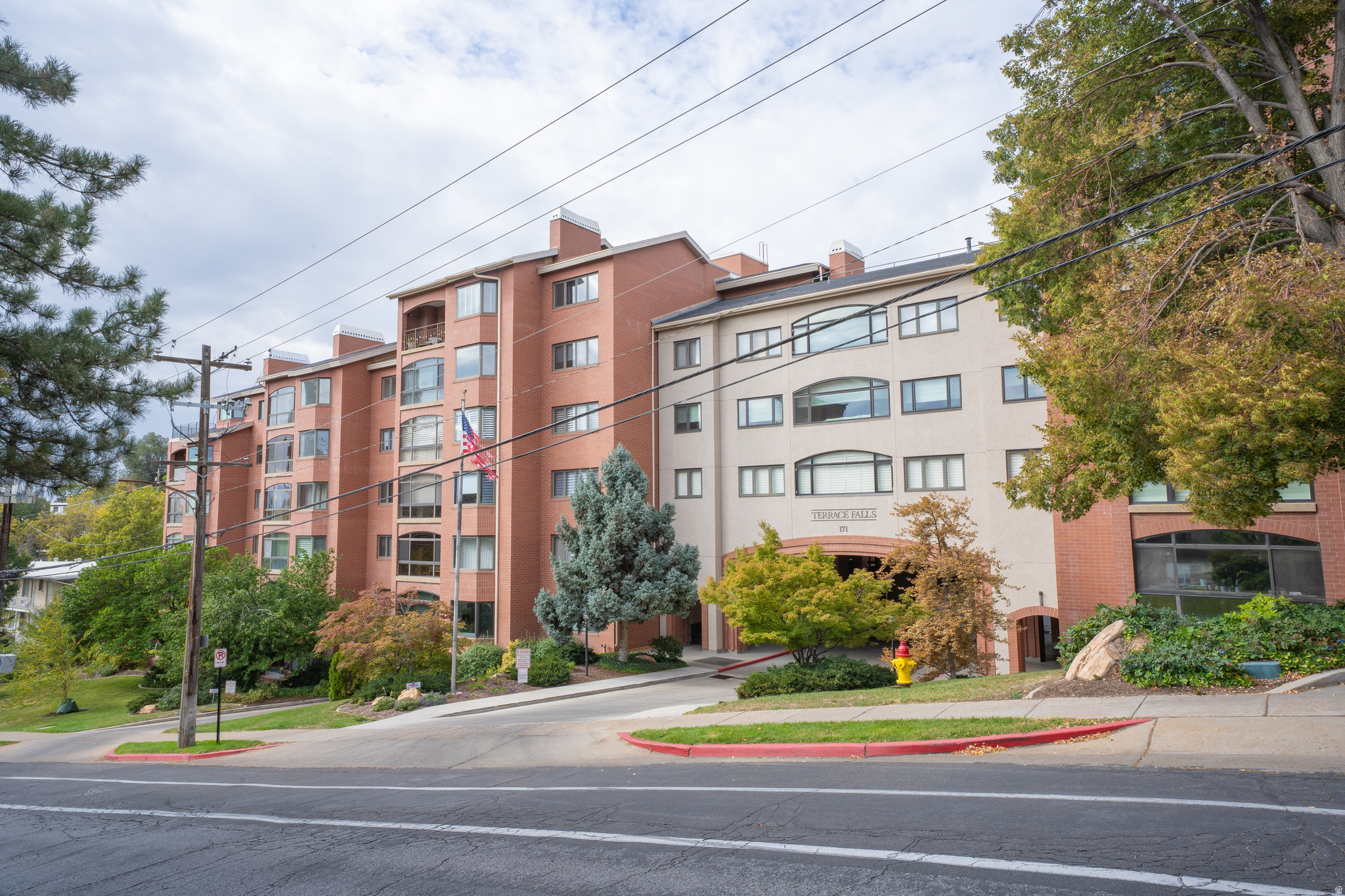 TERRACE FALLS - Residential