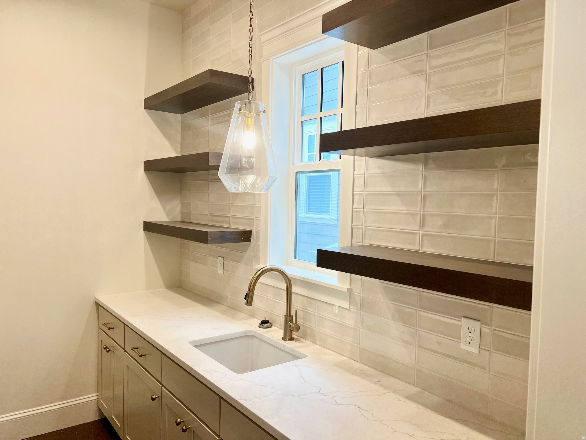 DAYBREAK - Residential