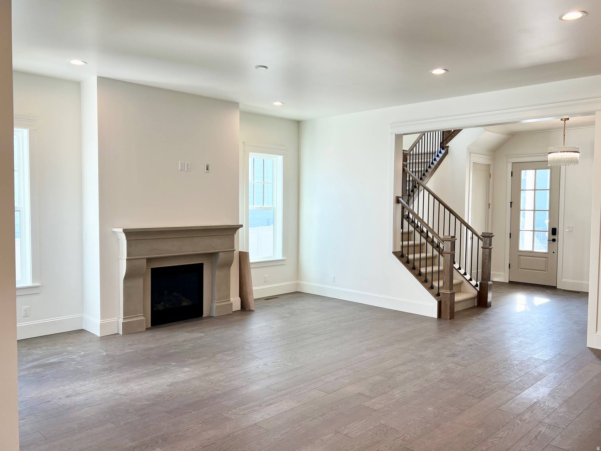 DAYBREAK - Residential