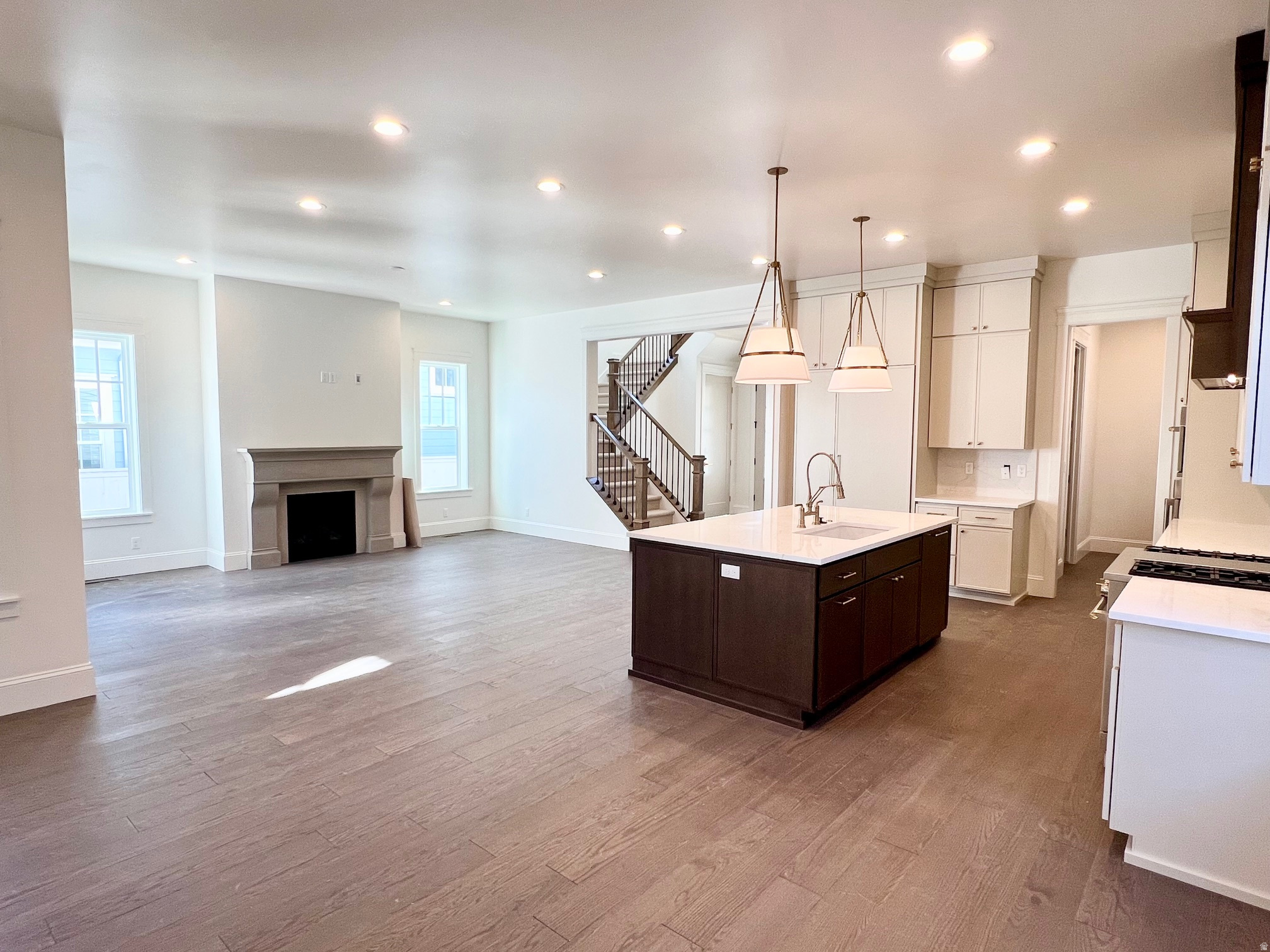 DAYBREAK - Residential