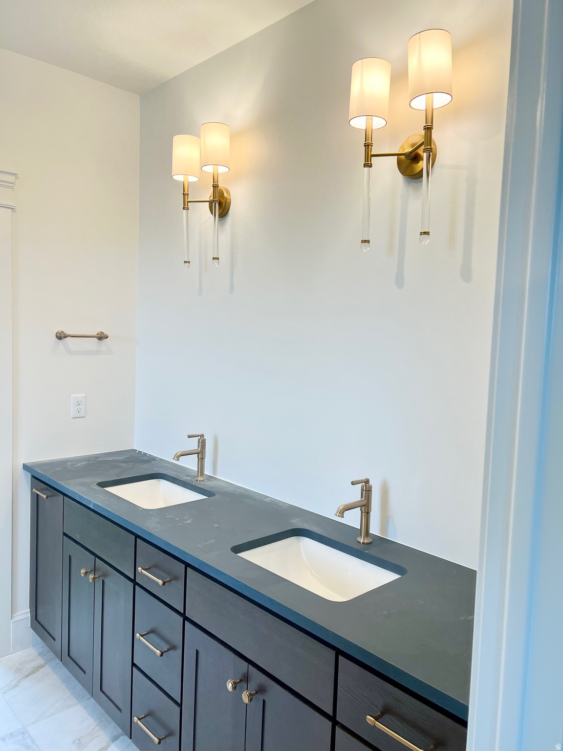 DAYBREAK - Residential