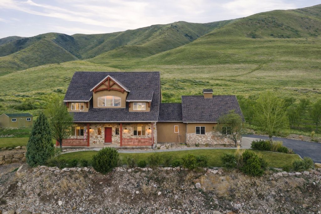 Photo of 6389 W 6250 S, Spanish Fork, UT 84660 (MLS # 2141423)