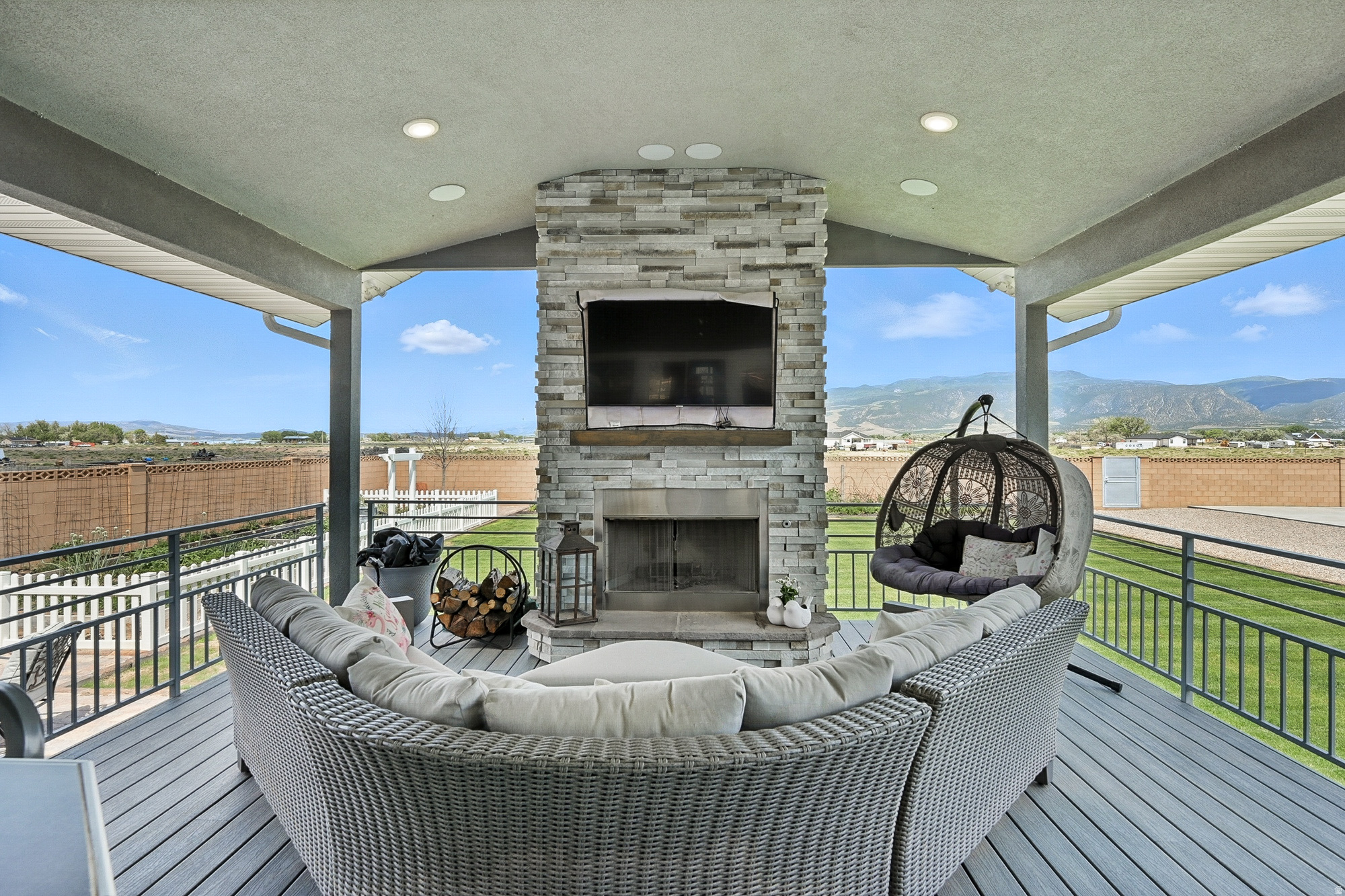 PEAK VIEW - Residential