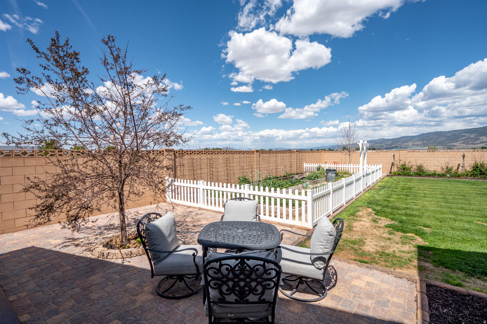 PEAK VIEW - Residential