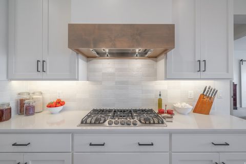 Tiny photo for 2027 S 3040 E, Saint George, UT 84790 (MLS # 2127970)