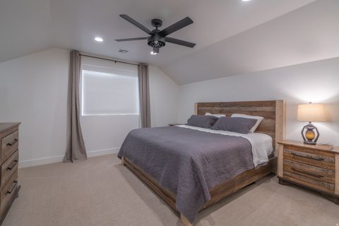 Tiny photo for 2027 S 3040 E, Saint George, UT 84790 (MLS # 2127970)