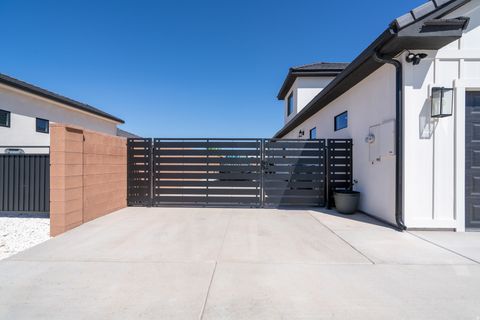 Tiny photo for 2027 S 3040 E, Saint George, UT 84790 (MLS # 2127970)