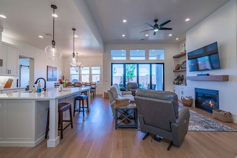 Tiny photo for 2027 S 3040 E, Saint George, UT 84790 (MLS # 2127970)