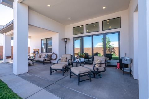 Tiny photo for 2027 S 3040 E, Saint George, UT 84790 (MLS # 2127970)