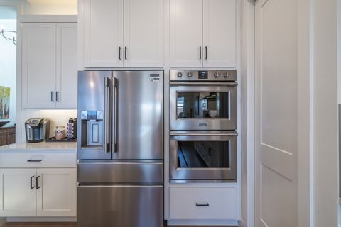 Tiny photo for 2027 S 3040 E, Saint George, UT 84790 (MLS # 2127970)