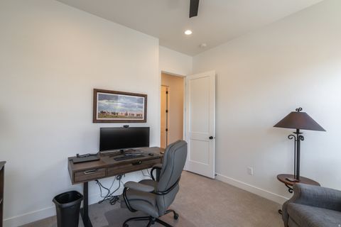 Tiny photo for 2027 S 3040 E, Saint George, UT 84790 (MLS # 2127970)