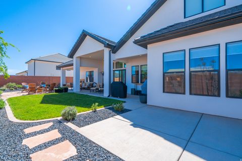 Tiny photo for 2027 S 3040 E, Saint George, UT 84790 (MLS # 2127970)