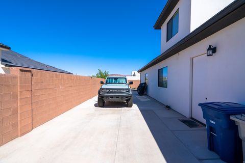 Tiny photo for 2027 S 3040 E, Saint George, UT 84790 (MLS # 2127970)