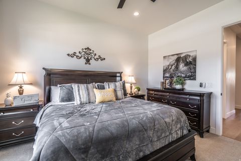 Tiny photo for 2027 S 3040 E, Saint George, UT 84790 (MLS # 2127970)