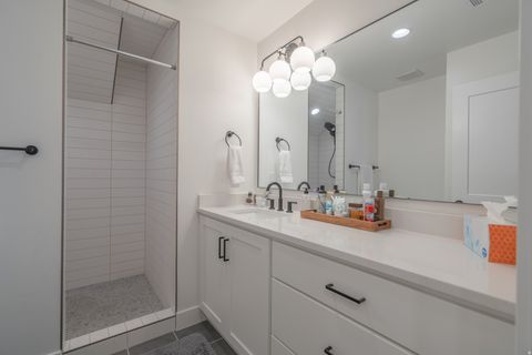 Tiny photo for 2027 S 3040 E, Saint George, UT 84790 (MLS # 2127970)