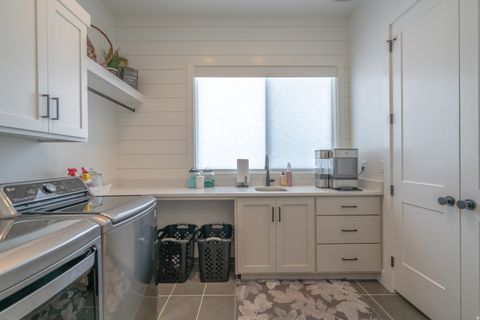 Tiny photo for 2027 S 3040 E, Saint George, UT 84790 (MLS # 2127970)