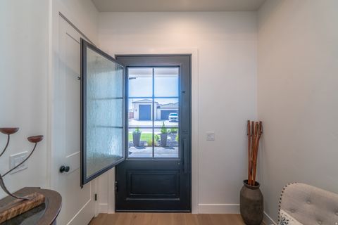 Tiny photo for 2027 S 3040 E, Saint George, UT 84790 (MLS # 2127970)