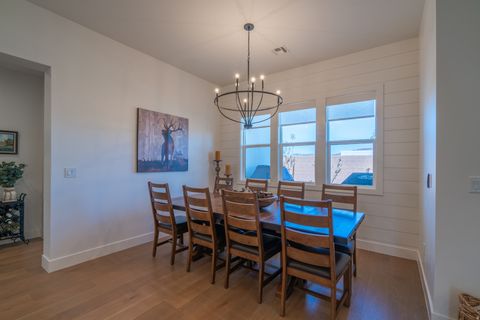 Tiny photo for 2027 S 3040 E, Saint George, UT 84790 (MLS # 2127970)