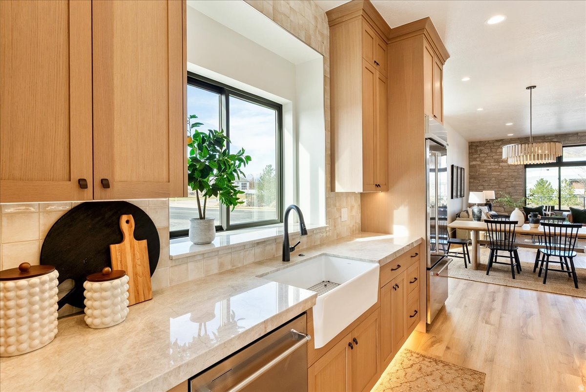 CENTER POINTE TOWNHOMES - Residential