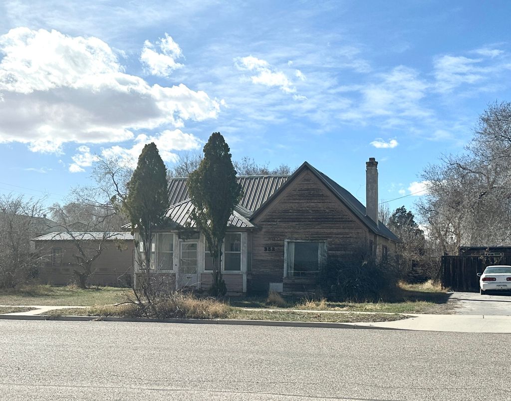 Photo of 352 S 100 W, Vernal, UT 84078 (MLS # 2142382)
