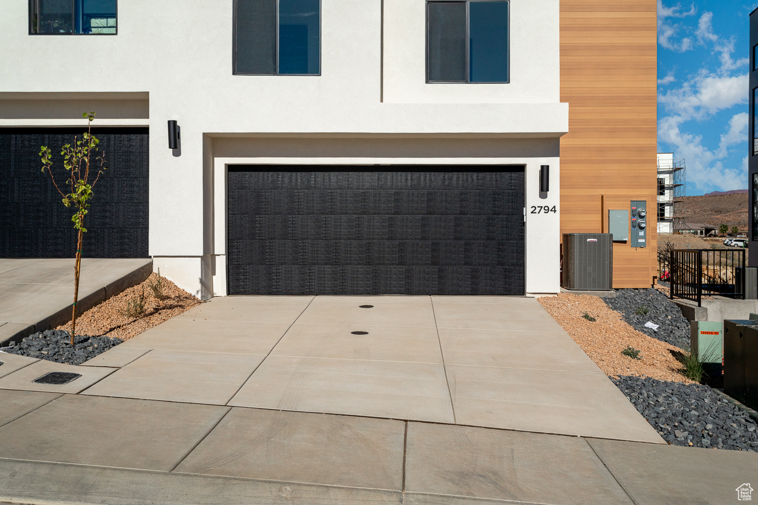 BECCO CREEK TOWNHOMES AT DIVARIO - Residential