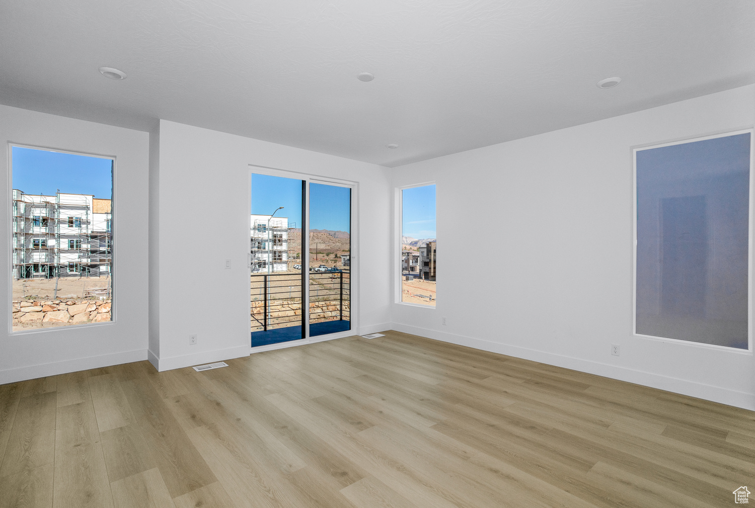 BECCO CREEK TOWNHOMES AT DIVARIO - Residential