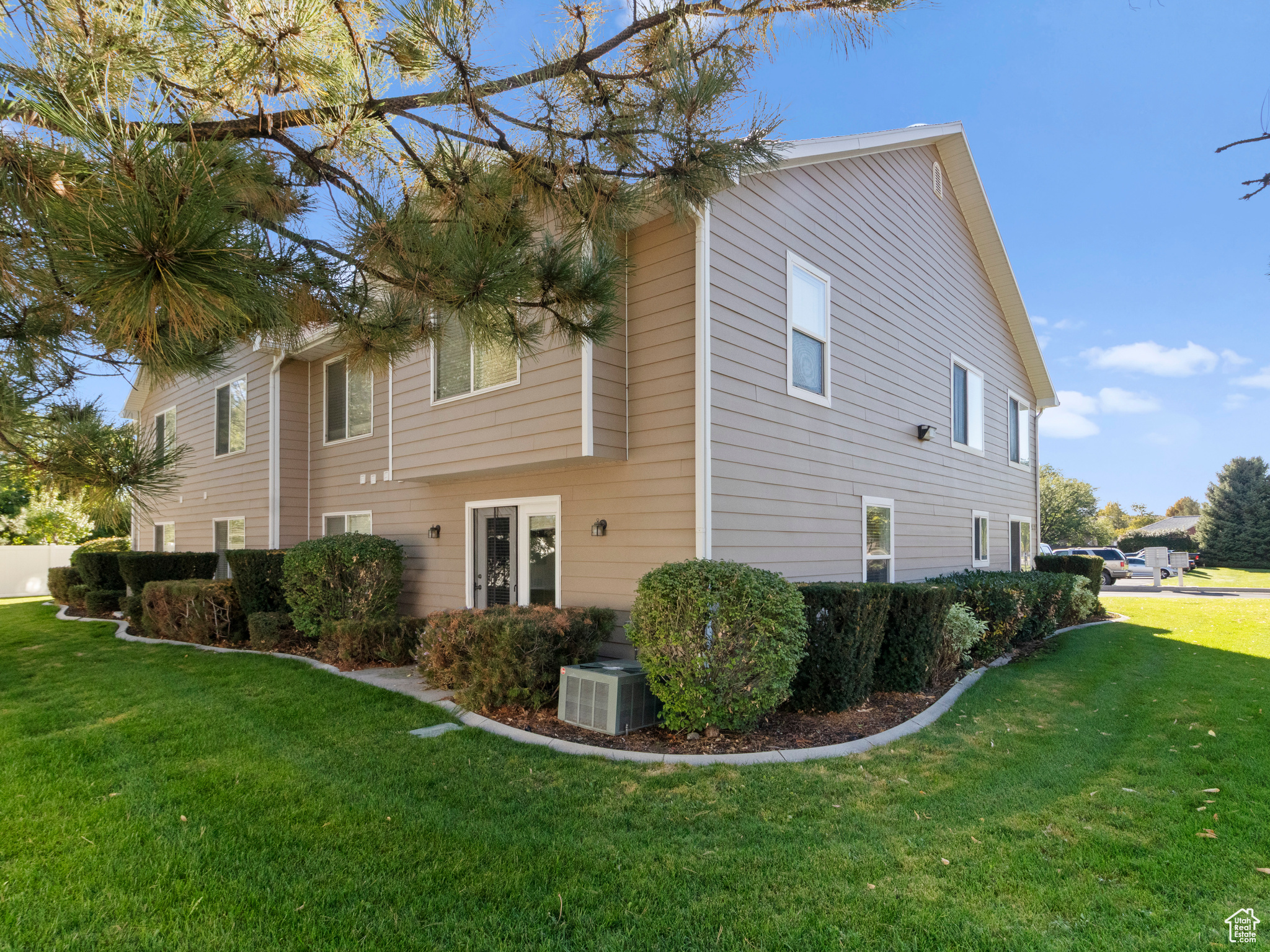 COUNTRY COTTAGES CONDO - Residential