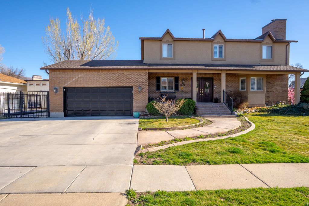 Photo of 1647 W 1410 N, Farmington, UT 84025 (MLS # 2137156)