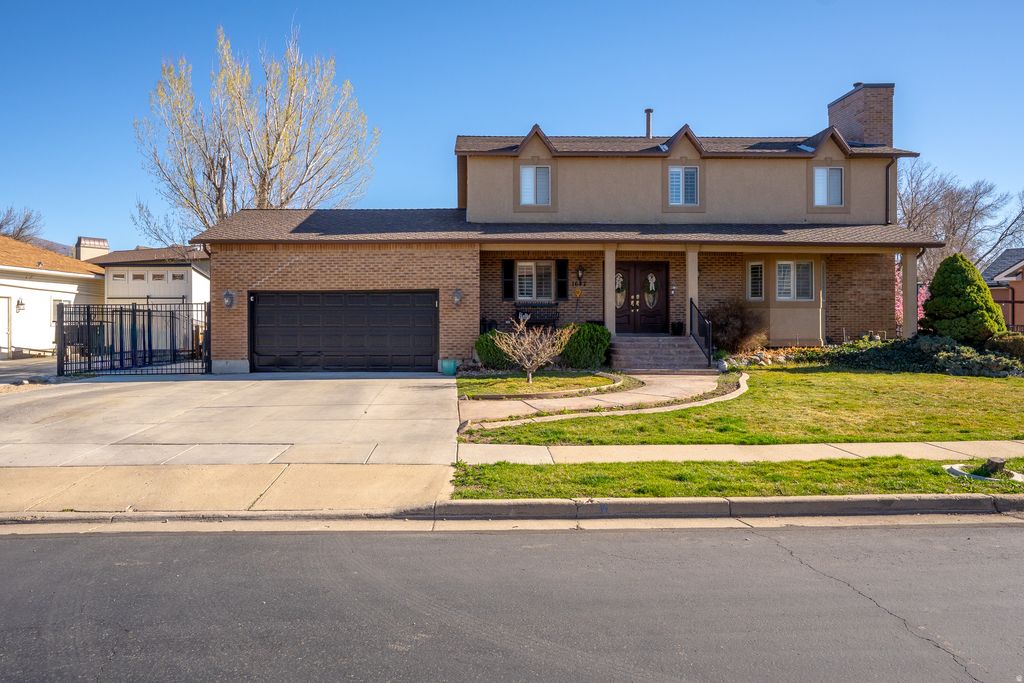 Photo of 1647 W 1410 N, Farmington, UT 84025 (MLS # 2137156)