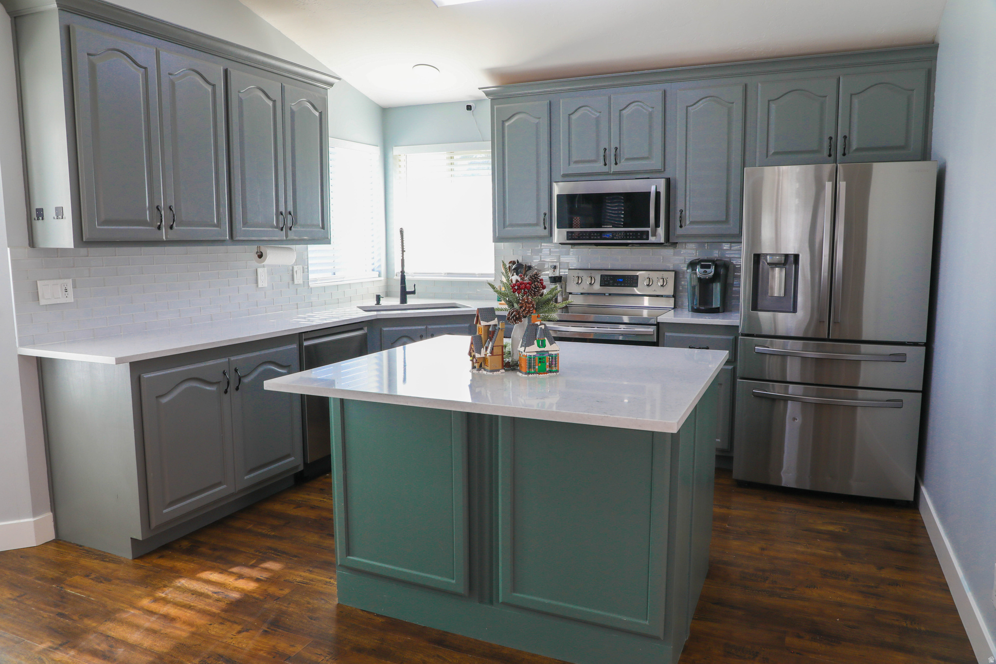 FOOTHILLS - Residential